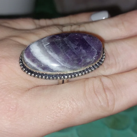 Large Chevron Amethyst Statement Ring 💍 - Picture 4 of 6